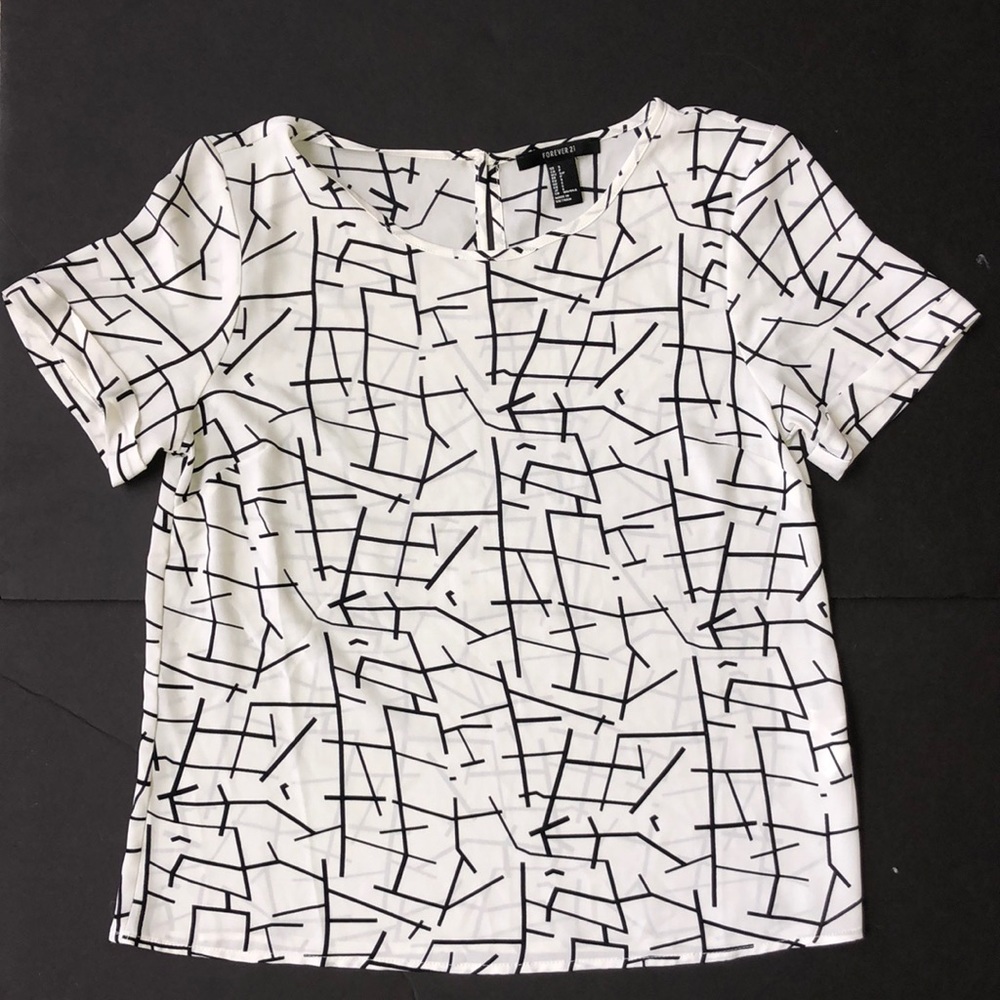 FOREVER 21 BLACK AND WHITE BLOUSE-SIZE SMALL!!